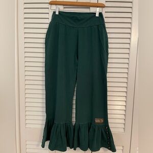 Green Matilda Jane ruffle pants, M